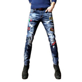 Herrenjeans mit Whisker-Stickerei